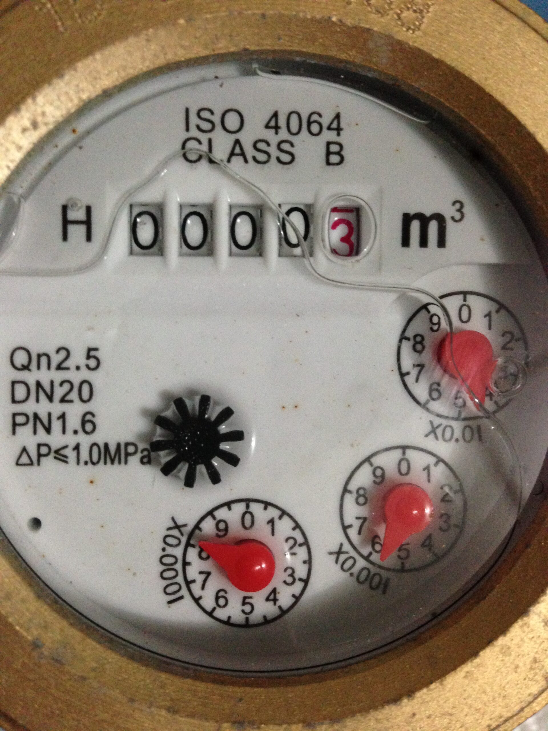Cách đọc đồng hồ nước 5 số với 4 số đen và 1 số đỏ