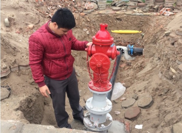 trụ cứu hỏa ngầm được đặt dưới lòng đất